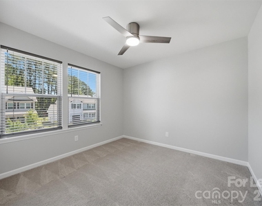 5041 Mooreland Oaks Way - Photo Thumbnail 11