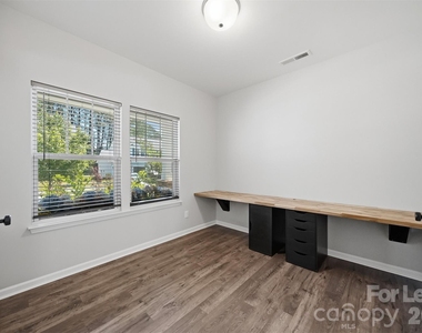 5041 Mooreland Oaks Way - Photo Thumbnail 17