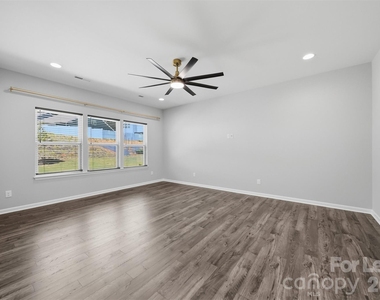 5041 Mooreland Oaks Way - Photo Thumbnail 18