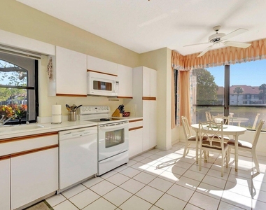 16050 W Bay Drive - Photo Thumbnail 9