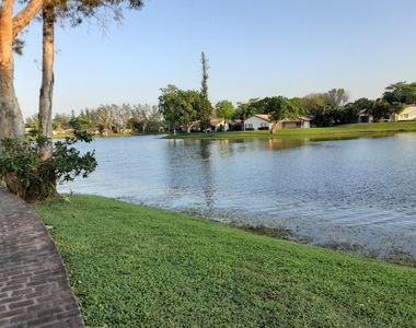 3710 Inverrary Drive - Photo Thumbnail 14