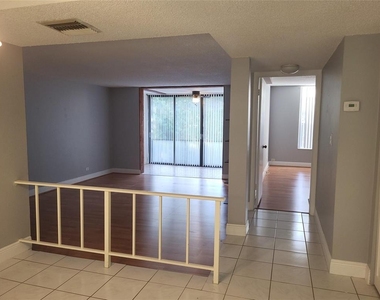 3710 Inverrary Drive - Photo Thumbnail 9