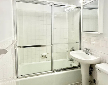 Luxury on East 87th Street - Photo Thumbnail 3