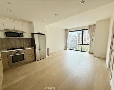 400 S Broadway - Photo Thumbnail 27