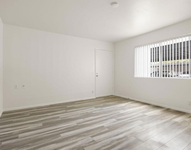 1381 E Santa Clara Street - Photo Thumbnail 3