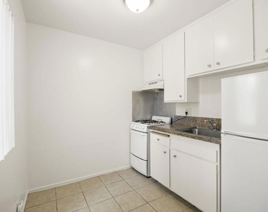 1381 E Santa Clara Street - Photo Thumbnail 5