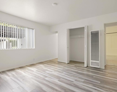 1381 E Santa Clara Street - Photo Thumbnail 2