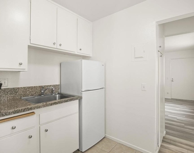 1381 E Santa Clara Street - Photo Thumbnail 7