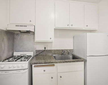 1381 E Santa Clara Street - Photo Thumbnail 6