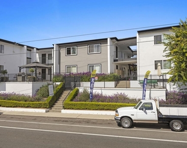 1381 E Santa Clara Street - Photo Thumbnail 15