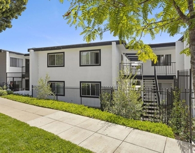 1381 E Santa Clara Street - Photo Thumbnail 14