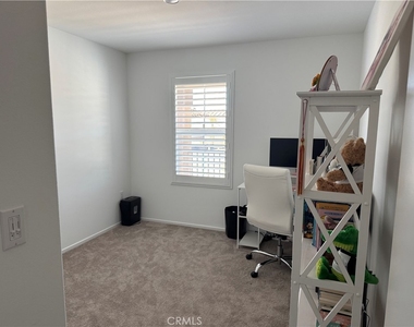 14342 Stetson Street - Photo Thumbnail 5