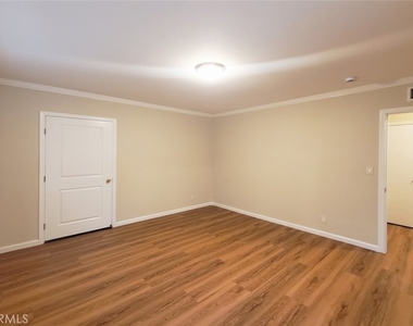 22201 Schoolcraft - Photo Thumbnail 5