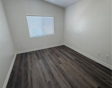 15147 Paddock - Photo Thumbnail 7