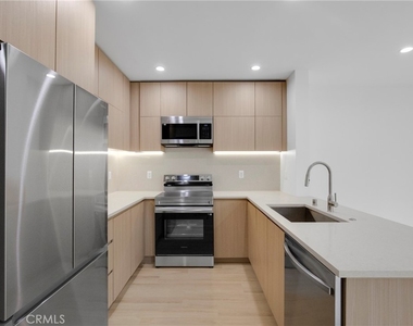 5222 Strohm Avenue - Photo Thumbnail 5