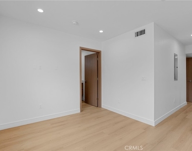 5222 Strohm Avenue - Photo Thumbnail 14