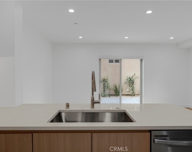 5222 Strohm Avenue - Photo Thumbnail 9