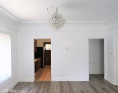 227 S Gale Drive - Photo Thumbnail 5