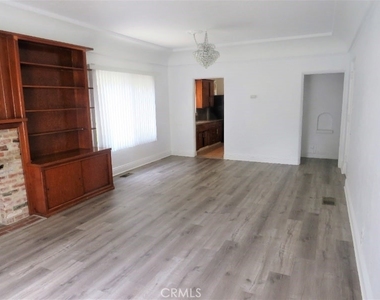 227 S Gale Drive - Photo Thumbnail 2