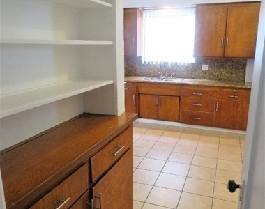 227 S Gale Drive - Photo Thumbnail 9