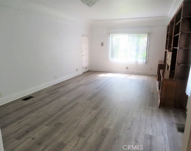 227 S Gale Drive - Photo Thumbnail 3