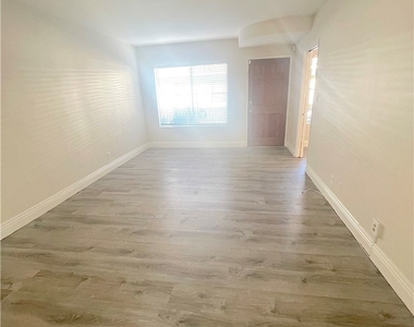 2115 Placentia Avenue - Photo Thumbnail 2