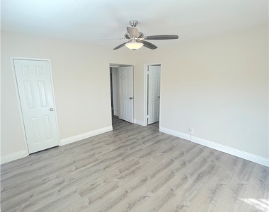 2115 Placentia Avenue - Photo Thumbnail 12