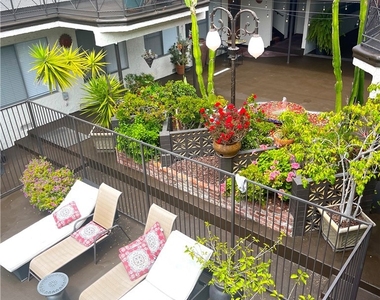 2115 Placentia Avenue - Photo Thumbnail 18