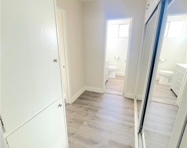 2115 Placentia Avenue - Photo Thumbnail 8