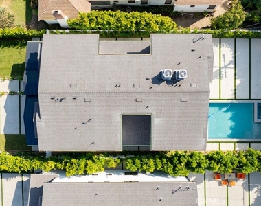 4539 Longridge Avenue - Photo Thumbnail 29