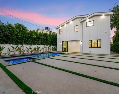 4539 Longridge Avenue - Photo Thumbnail 4