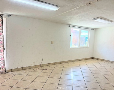 17601 Sycamore Lane - Photo Thumbnail 23