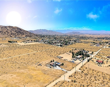 17601 Sycamore Lane - Photo Thumbnail 6