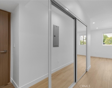 5220 Strohm Avenue - Photo Thumbnail 11