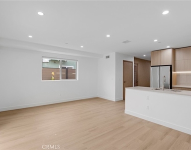 5220 Strohm Avenue - Photo Thumbnail 6