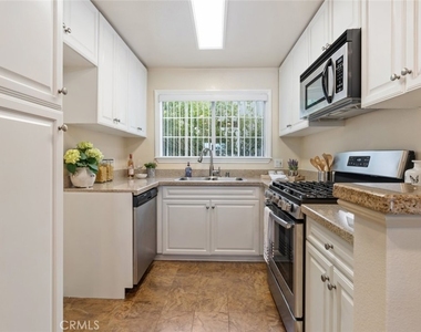 5500 Owensmouth Avenue - Photo Thumbnail 11