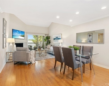 5500 Owensmouth Avenue - Photo Thumbnail 5