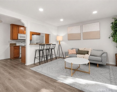 1133 Sepulveda - Photo Thumbnail 2