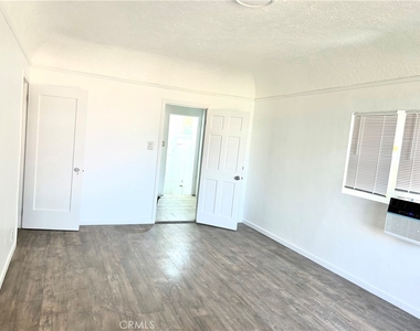 212 South Lake St. - Photo Thumbnail 1