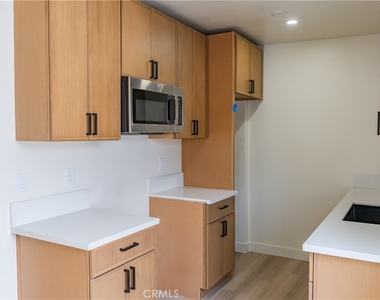 3445 Edgehill - Photo Thumbnail 1