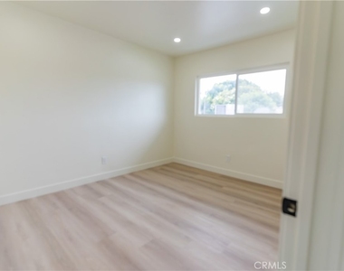 3445 Edgehill - Photo Thumbnail 3