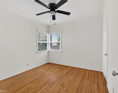 610 E Fairview Boulevard - Photo Thumbnail 10