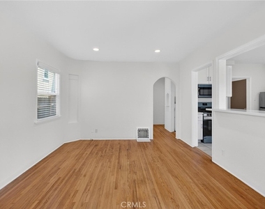 610 E Fairview Boulevard - Photo Thumbnail 7