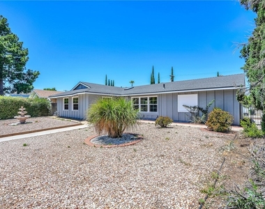 20431 Lassen Street - Photo Thumbnail 11