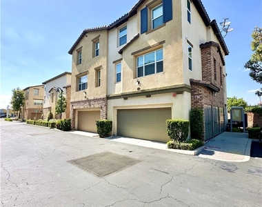 11821 E Solana Place - Photo Thumbnail 3