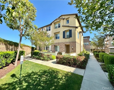 11821 E Solana Place - Photo Thumbnail 2