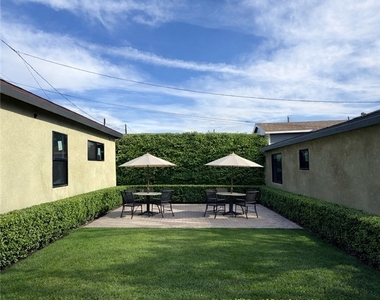 551 W Crescent Drive - Photo Thumbnail 1