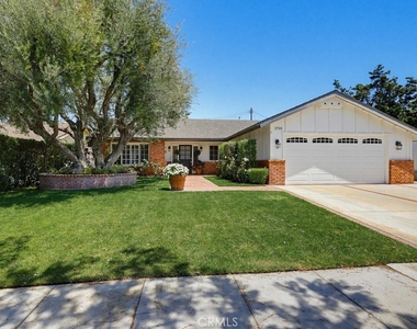 2705 E Jacaranda Avenue E - Photo Thumbnail 4