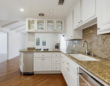2705 E Jacaranda Avenue E - Photo Thumbnail 22