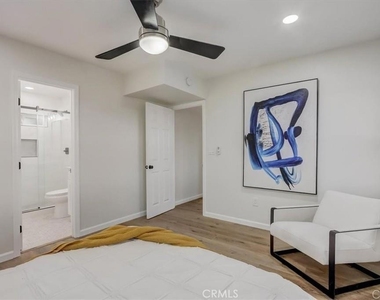 2705 Dennis Lane - Photo Thumbnail 5